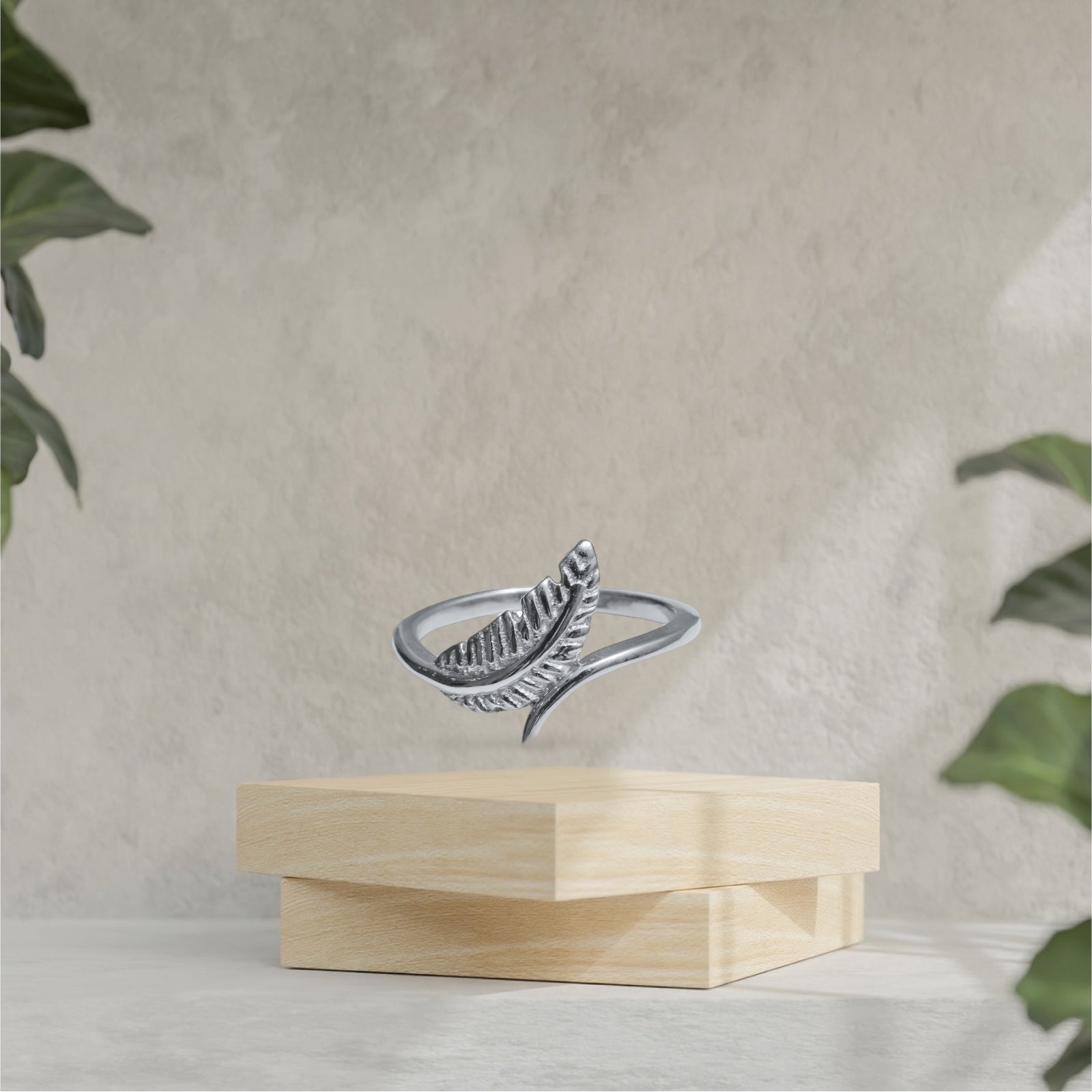 Leafy Grace Ring
