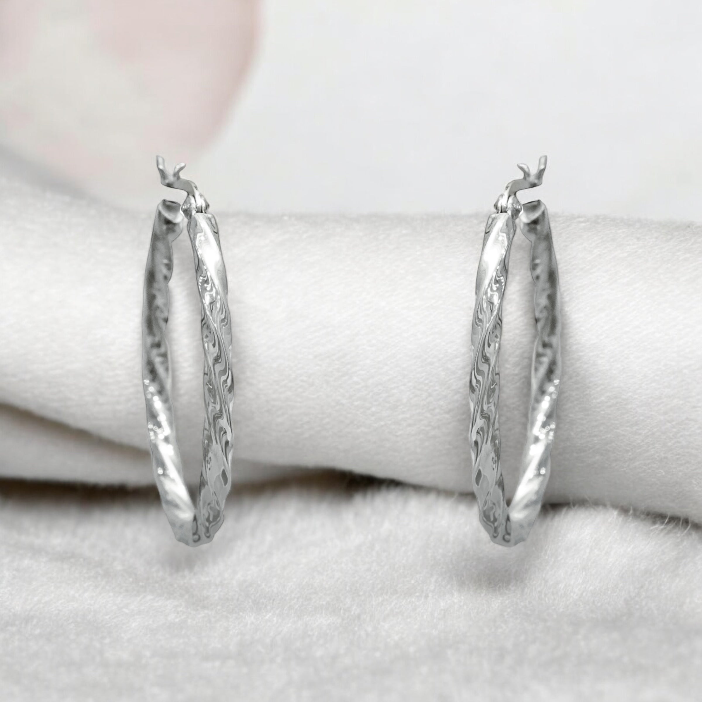 Twisted Hoop
