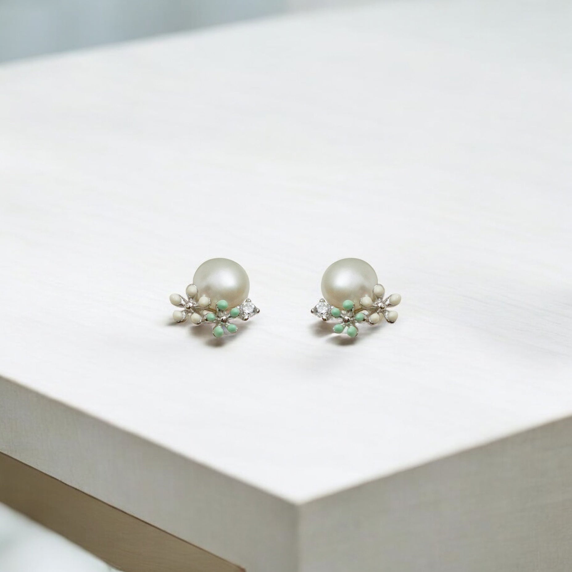 Pearl & Emerald Delight
