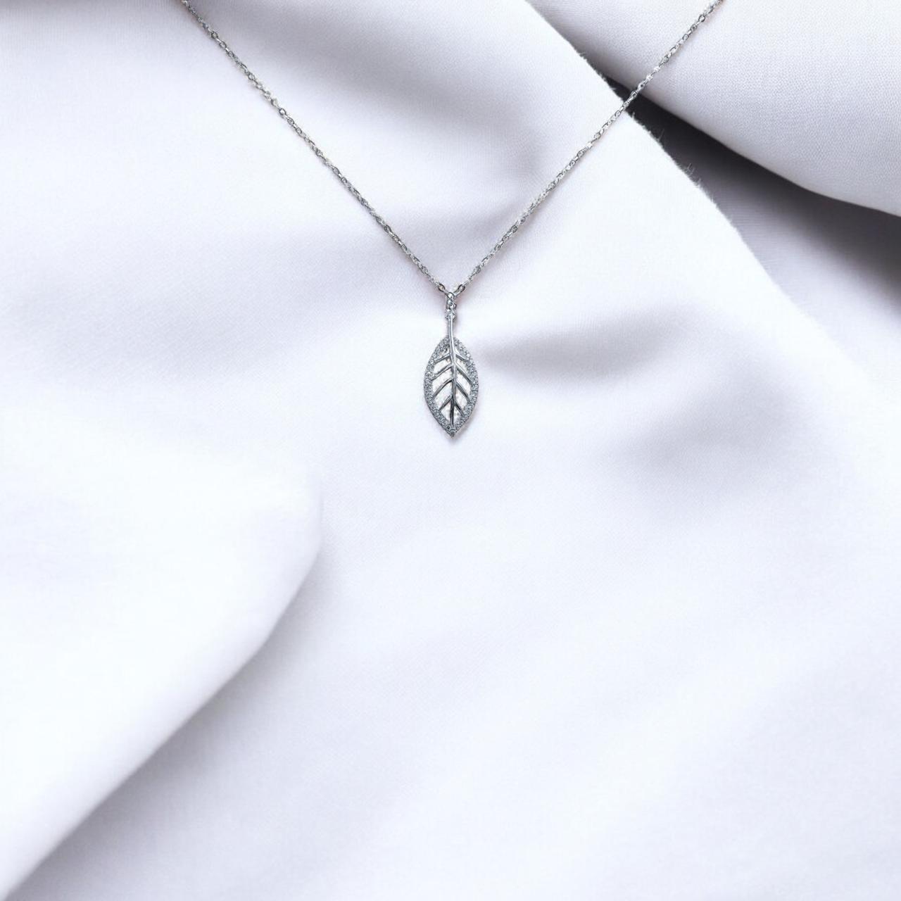 Verdant Whisper Pendant