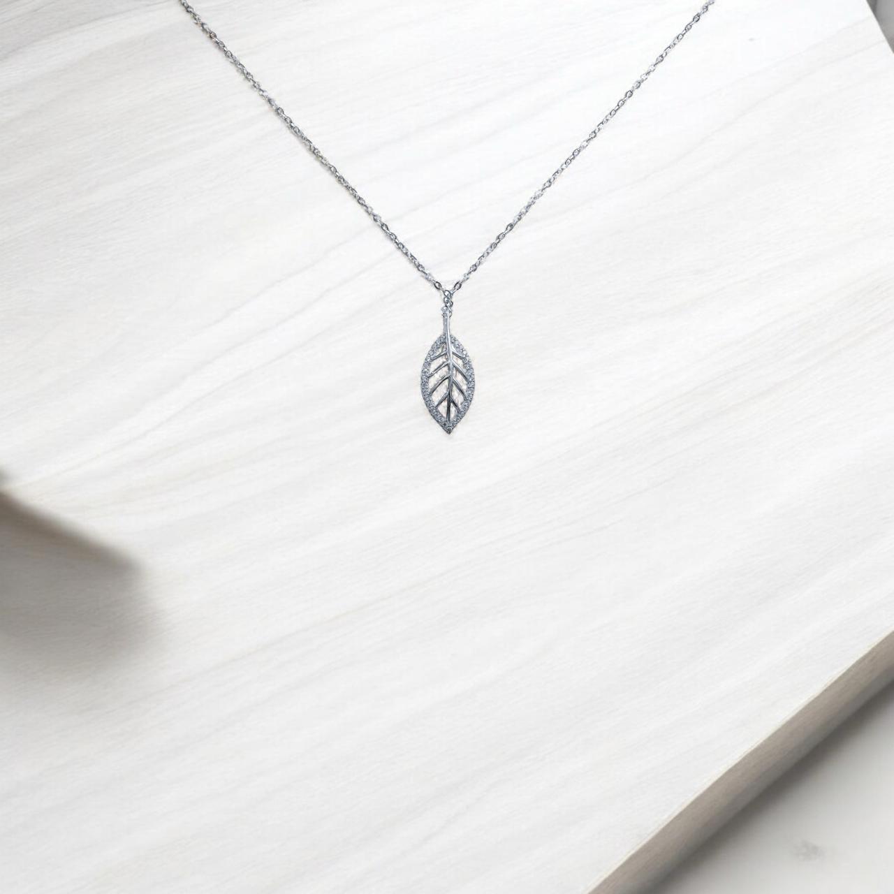 Verdant Whisper Pendant