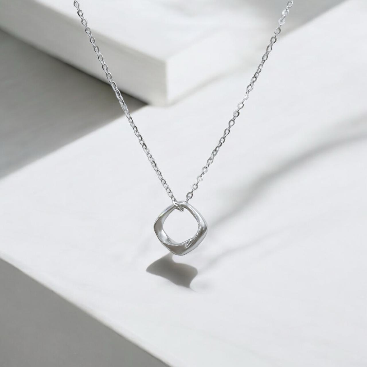 Simple Circle Locket