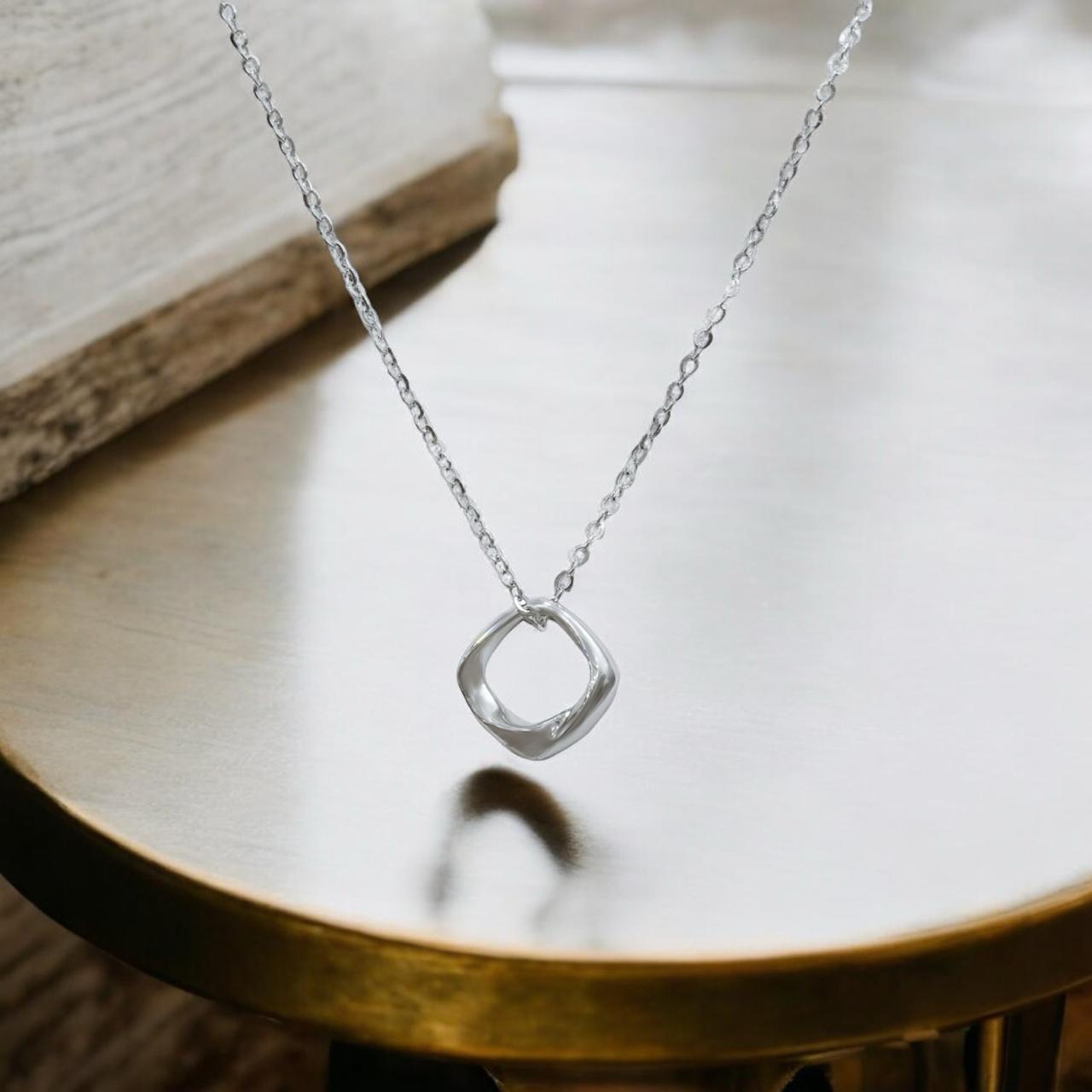 Simple Circle Locket
