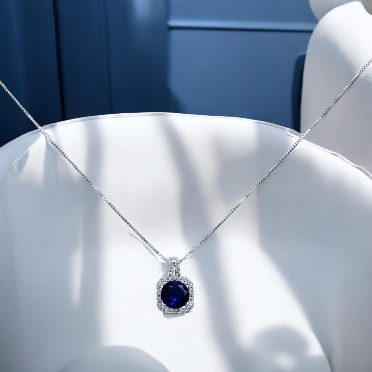 Oceanâs Embrace Pendant